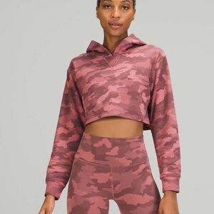Lululemon All Yours Cropped Hoodie
Heritage 365 Camo Brier Rose Multi size 12